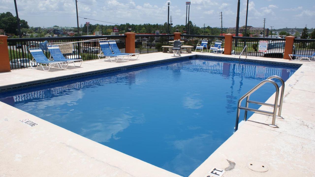 Home Town Inn & Suites Crestview Kültér fotó