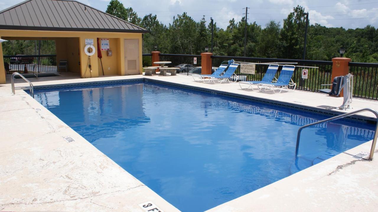 Home Town Inn & Suites Crestview Kültér fotó