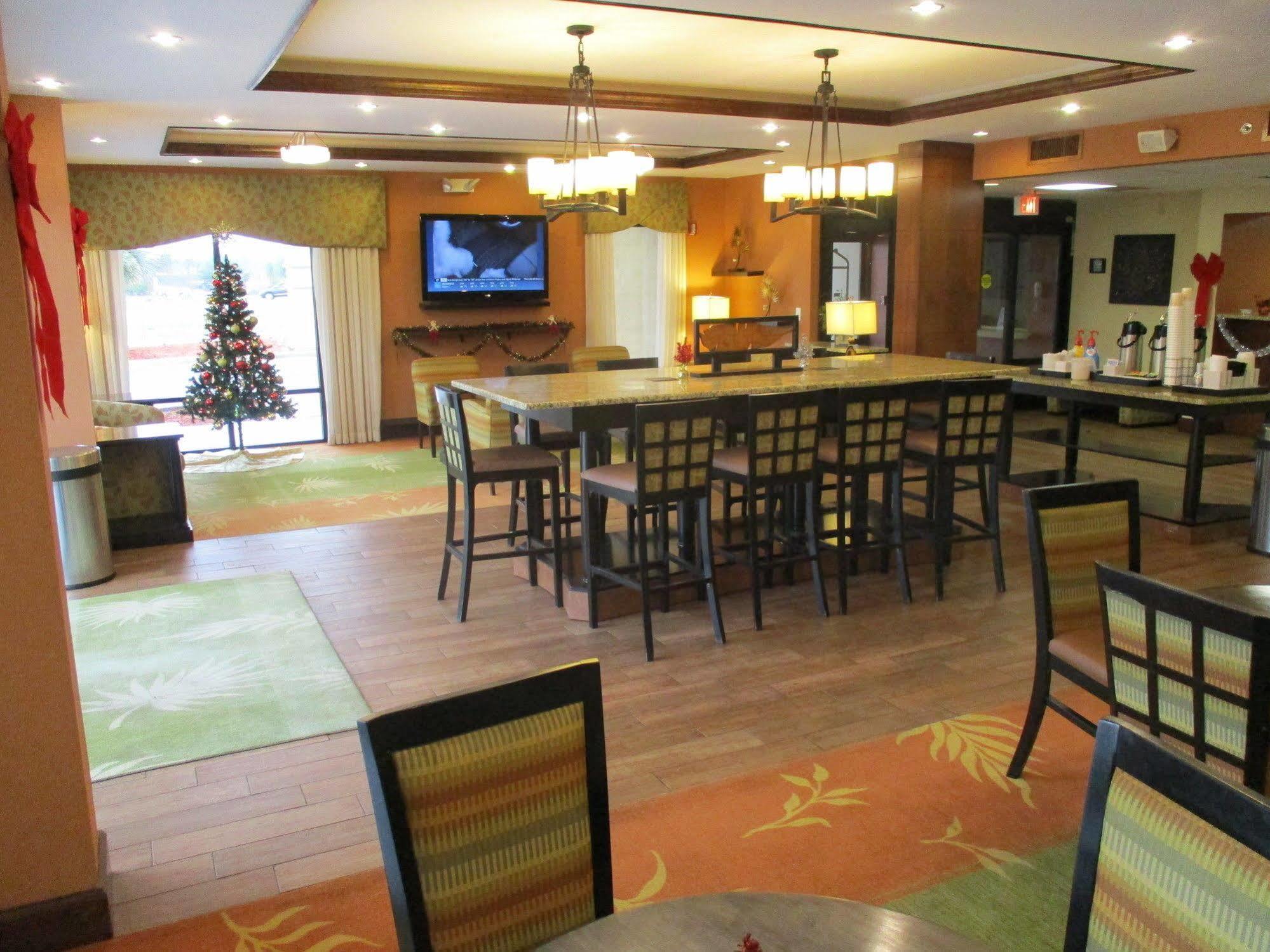 Home Town Inn & Suites Crestview Kültér fotó