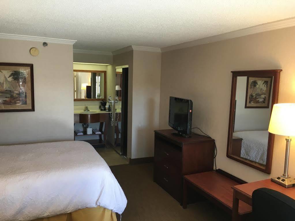 Home Town Inn & Suites Crestview Kültér fotó